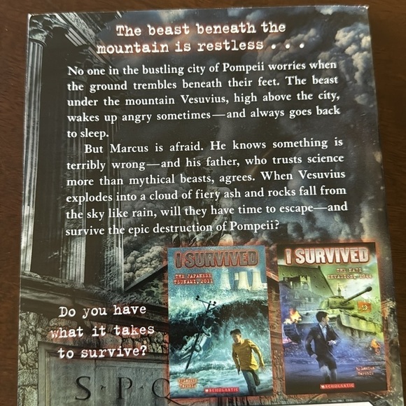 Bundle of 4 “I Survived” Chapter Books - Picture 3 of 6